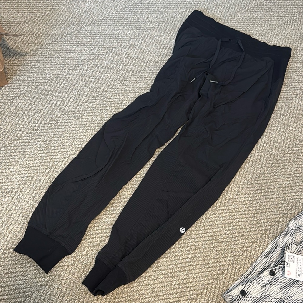 Lululemon high waisted joggers size 6